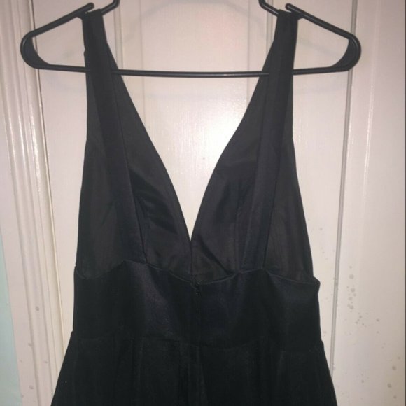 Bess Bridal Black Deep-V Neckline Prom Dress - Picture 3 of 7